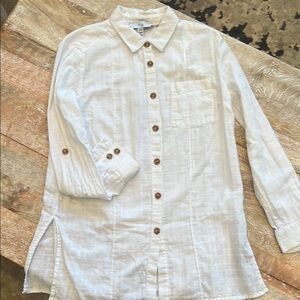 Mainstream boutique White Button-Up Top